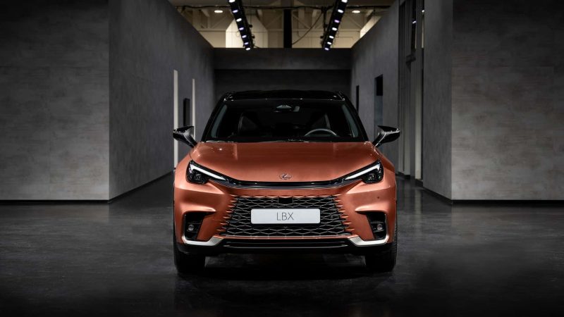 lexus lxb