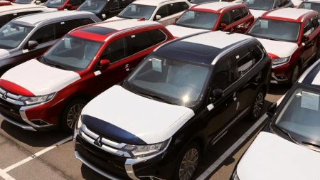 بلاتکلیفی خودروهای وارداتی