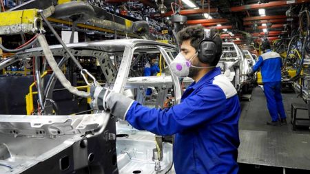 خطر ورشکستگی خودروسازان