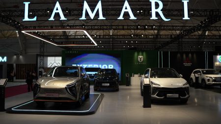 غرفه آرین موتور در نمایشگاه شیراز