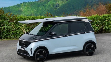 نیسان ساکورا