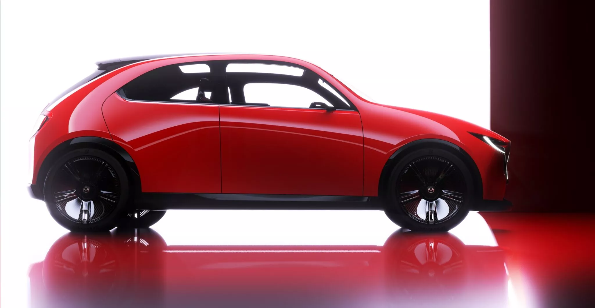 نمای جانبی مزدا ویژن X کامپکت