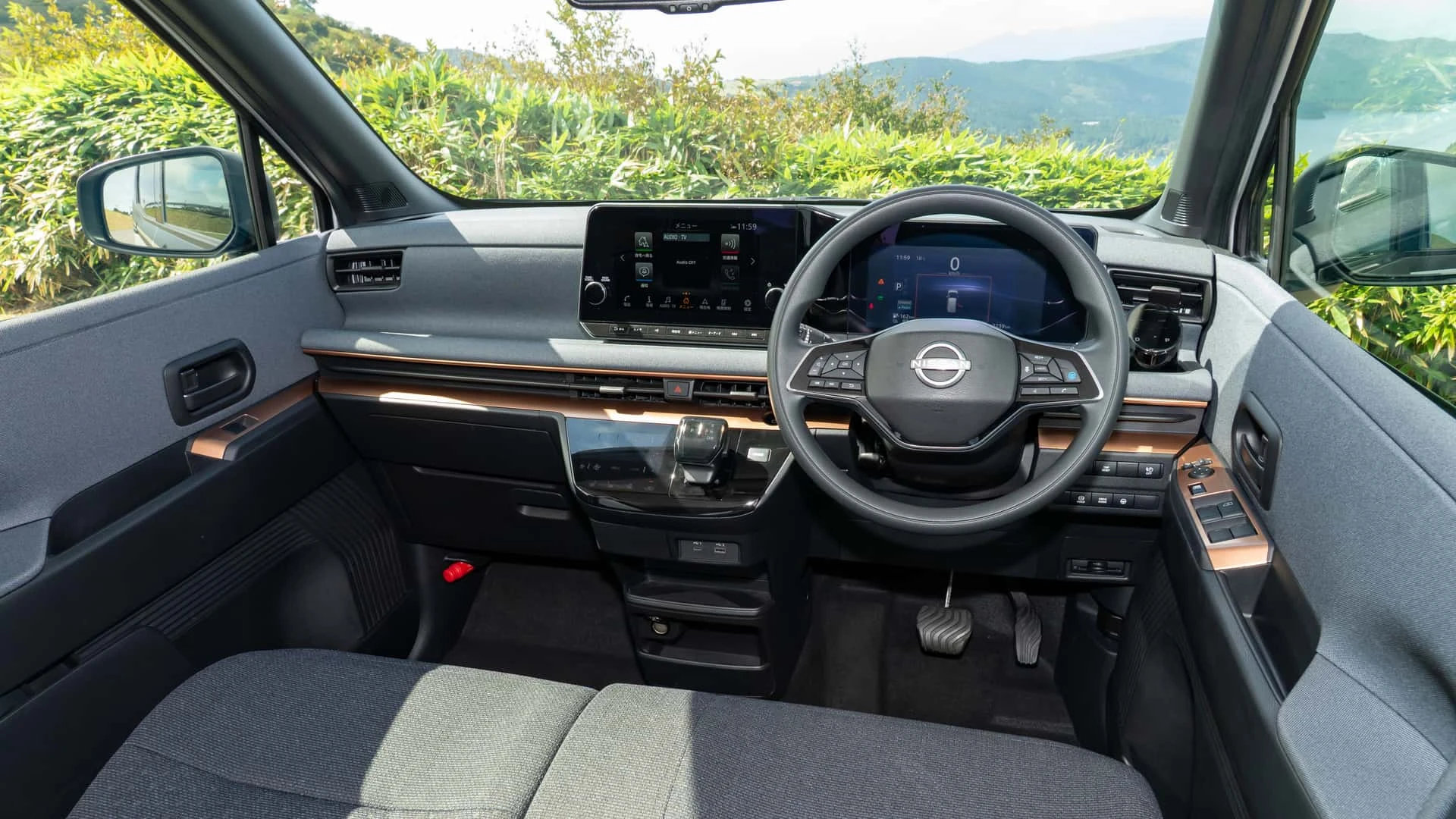 نیسان ساکورا