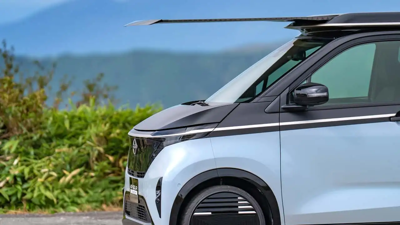 نیسان ساکورا