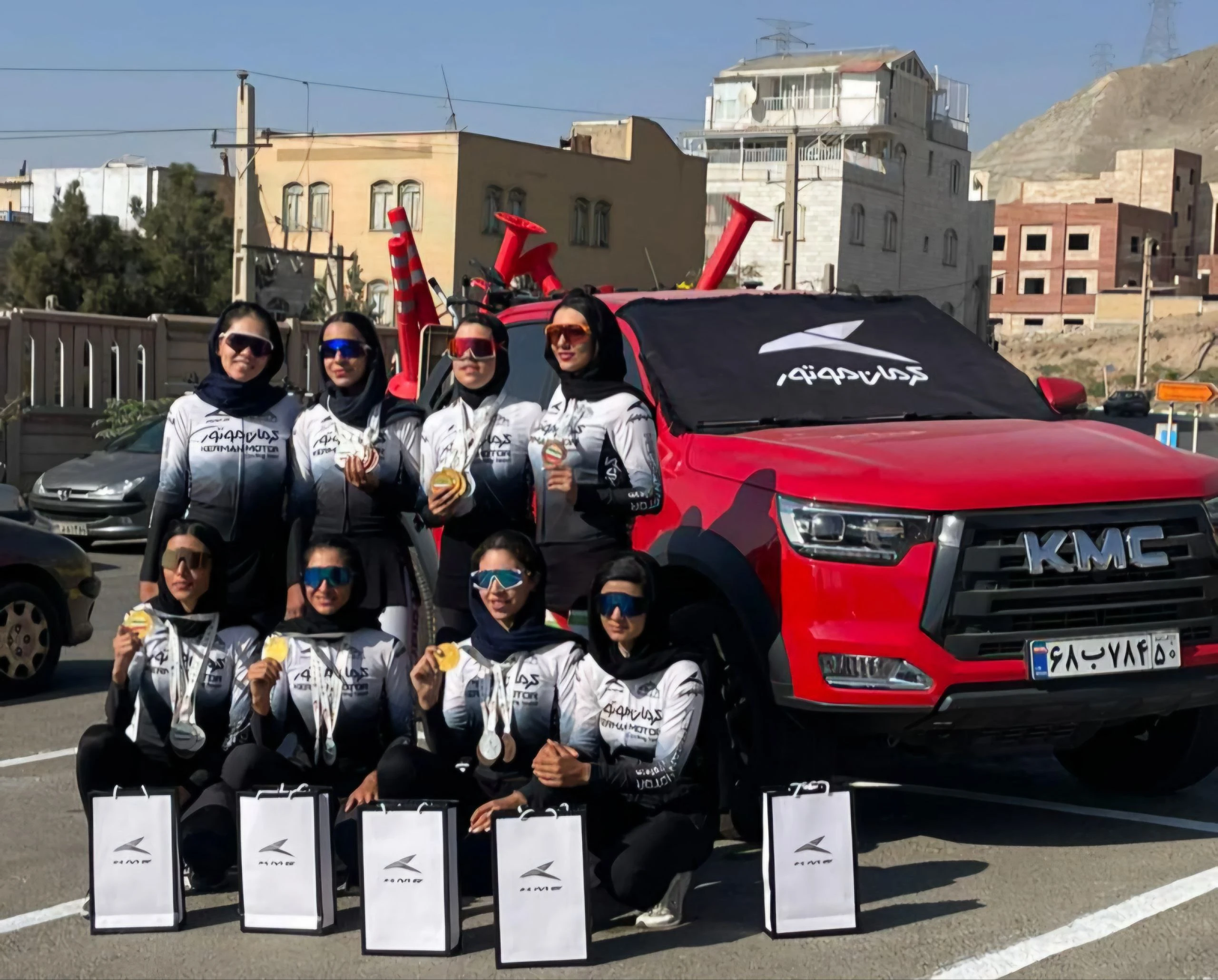 قهرمانی بانوان دوچرخه سوار کرمان موتور