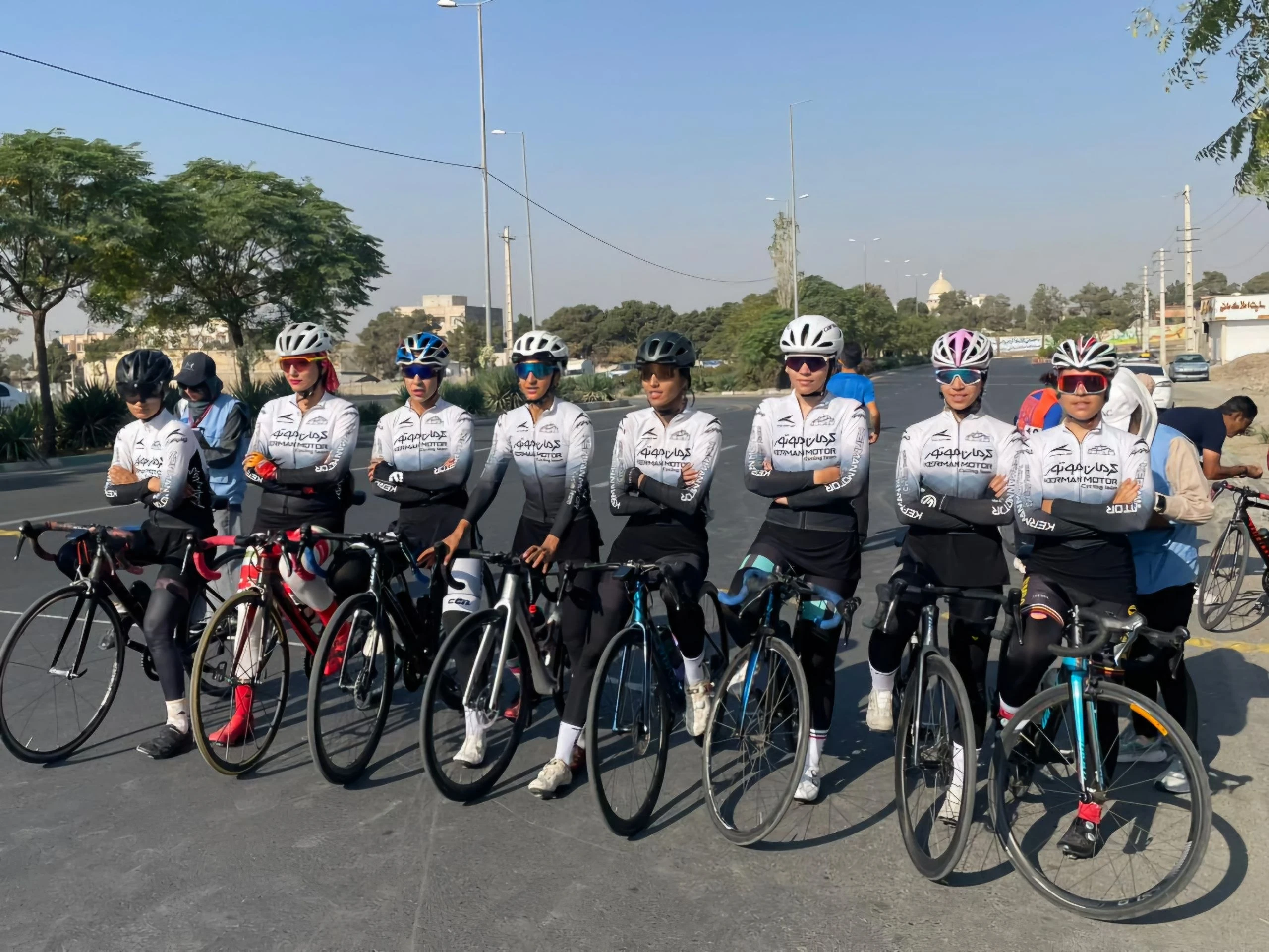 اعضای تیم دوچرخه سواری کرمان موتور