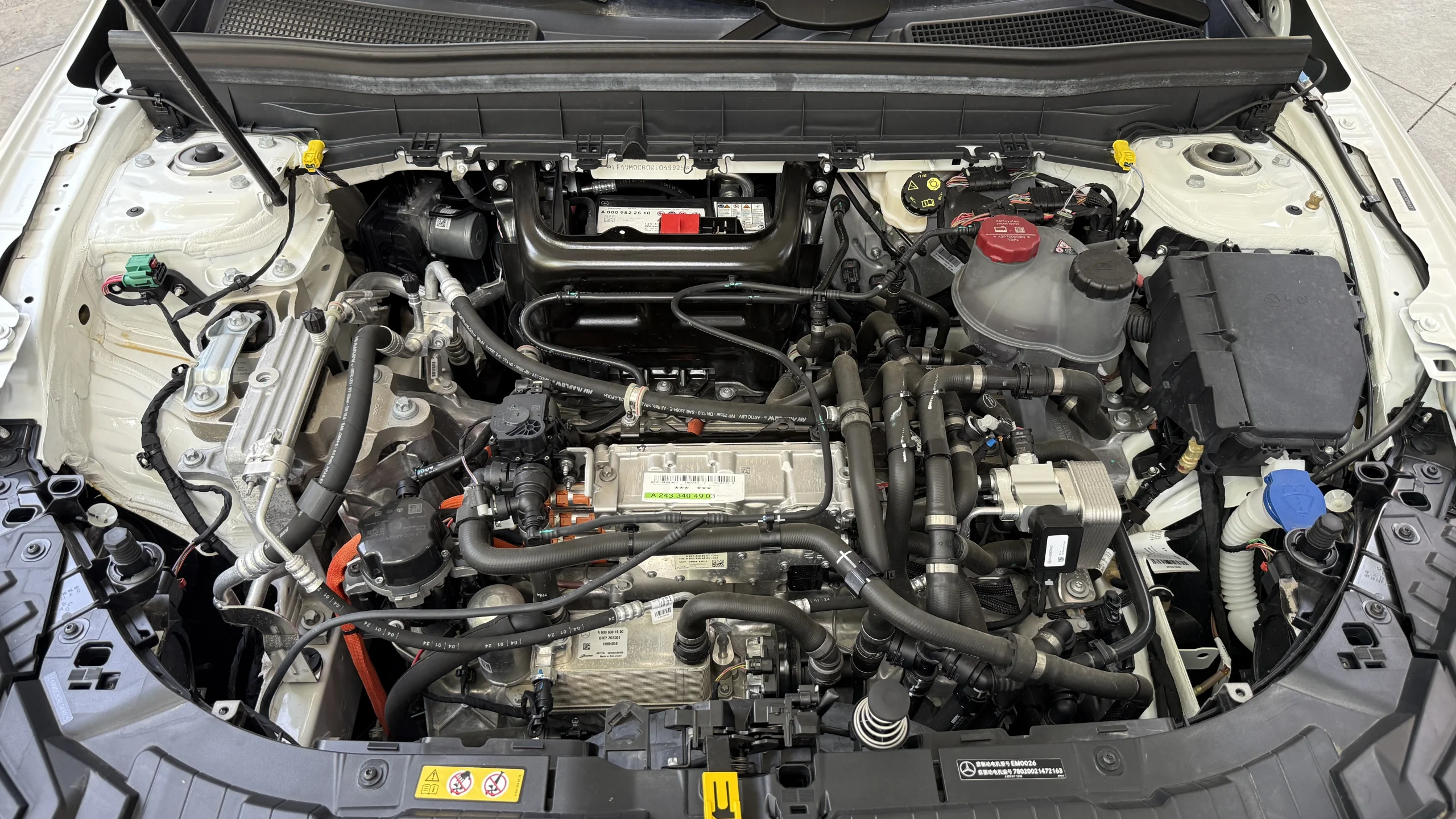 مرسدس بنز EQA 260