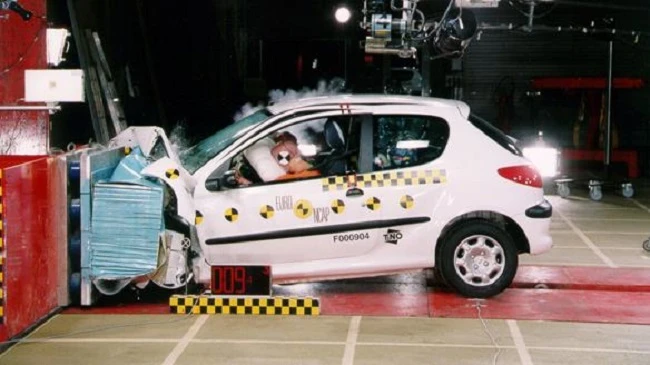 مرکز تست تصادف ایران