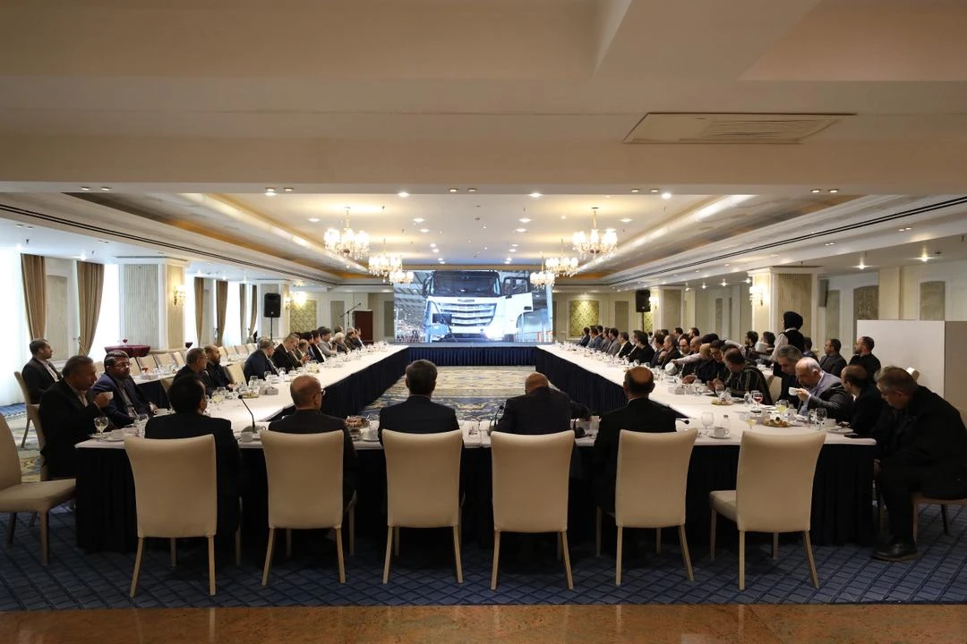 نشست مشترک بهمن موتور با مشتریان