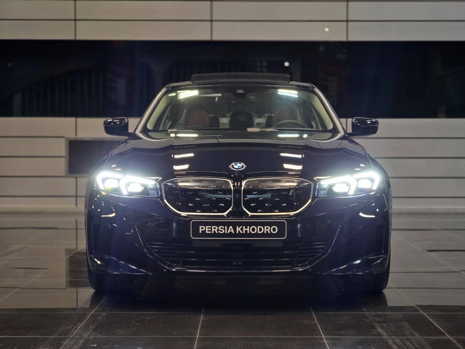 i3